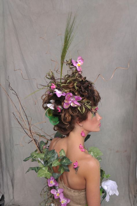 Mother Nature Hairstyle, Hair Competition, Headpiece Art, Artistic Tree, Avant Guard, Avant Garde Hair, Flower Makeup, Theme Nature, Fairy Hair