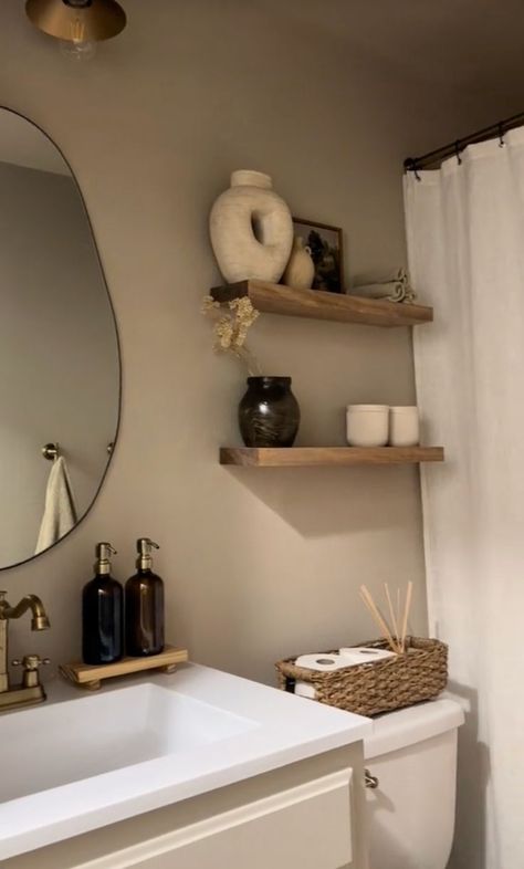 21+ Actually Amazing Guest Bathroom Counter Ideas That Will Elevate Your Decor - From Lemons To Luxury Neutral Apartment Bathroom Decor, Neutral Aesthetic Home Decor Minimalist, Earth Tone Small Bathroom, Small Bathroom Aesthetic Ideas, Neutral Tones Bathroom, Natural Organic Bathroom, Small Bathroom Ideas Minimalist, Bathroom Neutral Decor, Minimalist Bathroom Decor Ideas