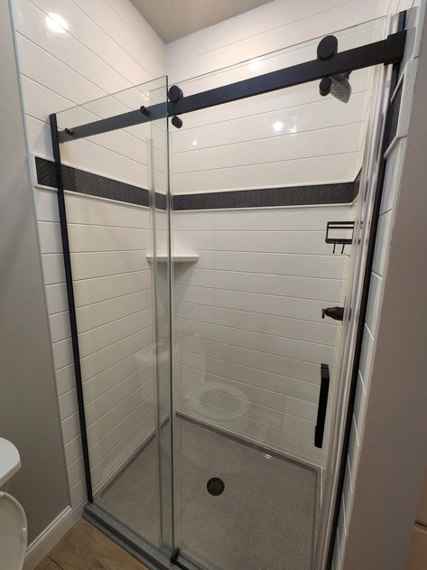 Shower Surround Panels, Onyx Bathroom Ideas, Onyx Shower, Onyx Wall, Bathroom Shower Walls, Bathtub Walls, Cabin Bathrooms, Shower Wall Panels, Master Shower