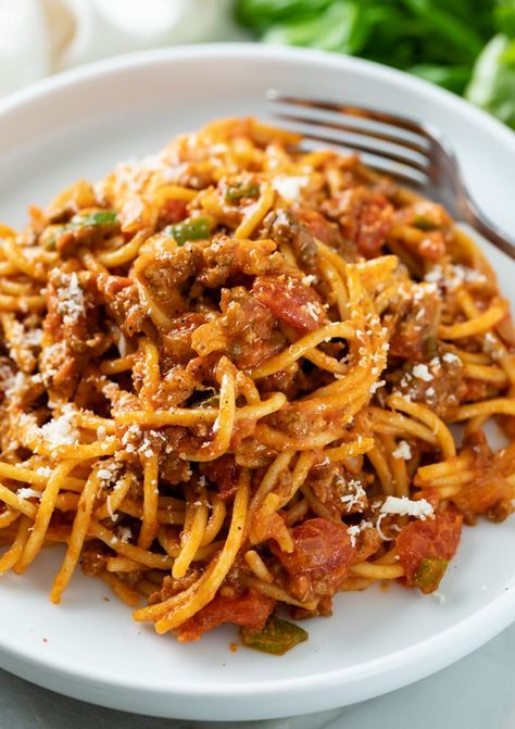 One Pot Spaghetti Recipe, Slow Cooker Bolognese Sauce, Spaghetti With Meat, Slow Cooker Bolognese, The Cozy Cook, Chicken Broccoli Pasta, Spaghetti Recipes Easy, Cozy Cook, One Pot Spaghetti