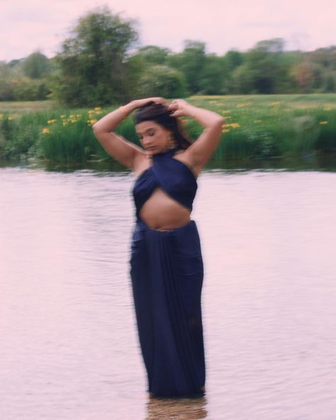 Here are some gorgeous pictures from my shoot with my sister @annabellesami_ 🌿🌼 Many of these images will be used as inspiration for oil and watercolour paintings in later collections 😌✨ The saree drape we used was courtesy of the amazing @natasha.thasan 🪽 📸- @chloesamiart 🧚🏽‍♀️ - @annabellesami_ Divine Women, Aesthetic Indian, South Asian Aesthetic, Saree Drape, Feminine Energy Aesthetic, Asian Aesthetic, Fairycore Aesthetic, Wedding Painting, Ethereal Aesthetic