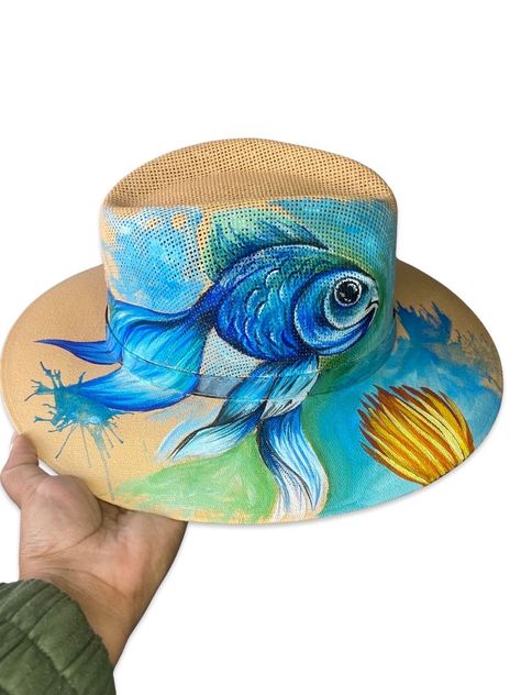 Painted Apparel, Hat Painting, Painted Fashion, Parrot Painting, Painted Clothes Diy, Denim Crafts Diy, Fabric Painting On Clothes, Painted Sneakers, Beach Stuff