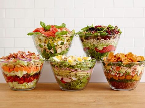 Layered Salads, Cold Salads, Seasonal Vegetables, Layered Salad, Filling Dinner, Salad Recipes For Dinner, Fruit Salad Recipes, Vegetable Seasoning, Dinner Salads