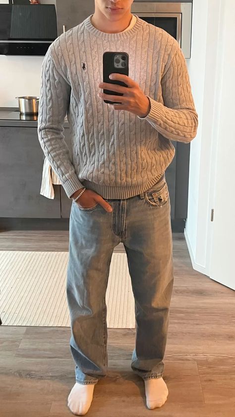 Modest Outfits For Men, Men’s Stockholm Style, Tech Bro Outfit, Dad Style Outfits, Old Money Spring Outfits Men, Mens Clothing Styles Formal Shirt Casual, Rich Casual Outfits, Physio Outfit, Mens Winter Outfits Classy