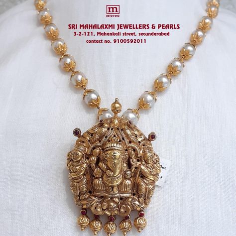 Beads Jewellery, Gold Fashion Necklace, Gold Earrings Designs, Gold Necklace Designs, Jewelry Design Necklace, South Sea Pearls, Sea Pearls, Lord Ganesha, Pearl Chain