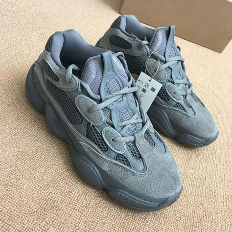 Yeezy 500 Granite, Guys Fashion Casual, Crocs Fashion, Pretty Shoes Sneakers, Shoes Heels Classy, Yeezy 500, Basket Vintage, Fresh Shoes, Hype Shoes