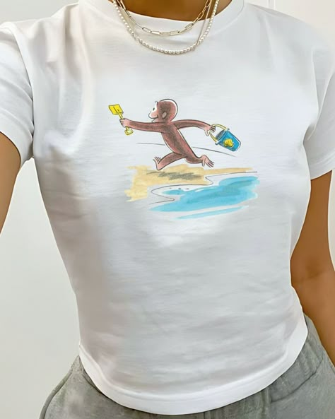 Cute Oversized Shirts Summer, Beach Vibe Clothes, Aesthetic Clothes For Summer, Cute Vintage Clothes, Cute Graphic Tees Aesthetic, Yellow Shorts Outfit Summer, Costal Granddaughter Aesthic Clothes, Cool T-shirts, 90s Shirts Vintage