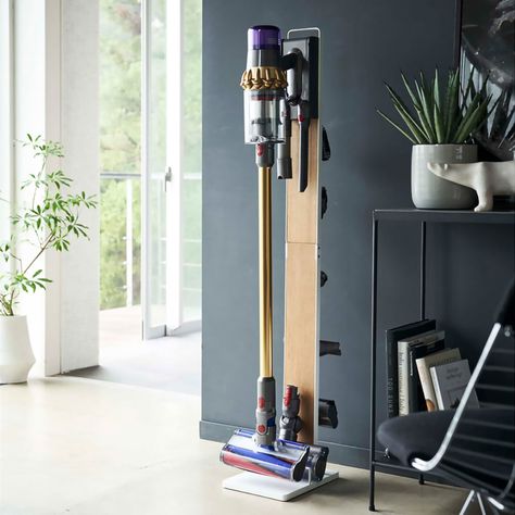 New House Essentials, Clean Dyson Vacuum, Vacuum Cleaner Storage, Dyson Cordless, Dyson Vacuum Cleaner, Cordless Stick Vacuum Cleaner, Vacuum Storage, Wood Wine Racks, Garage Storage Organization