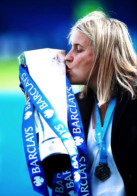 Emma Hayes, Chelsea Women Fc, Chelsea Women, Football Trophies, Chelsea Football Club, Stamford Bridge, Chelsea Football, Professional Football, Womens Football