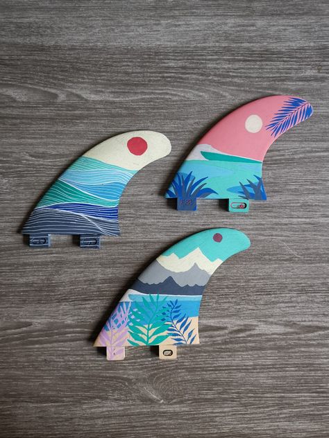 Painted Surfboard Fins, Surfboard Fin Art, Surf Fin Art, Custom Surfboard Design, Posca Surfboard, Surfboard Painting Ideas, Surf Boards Designs, Surf Board Drawing, Surfboard Art Decor