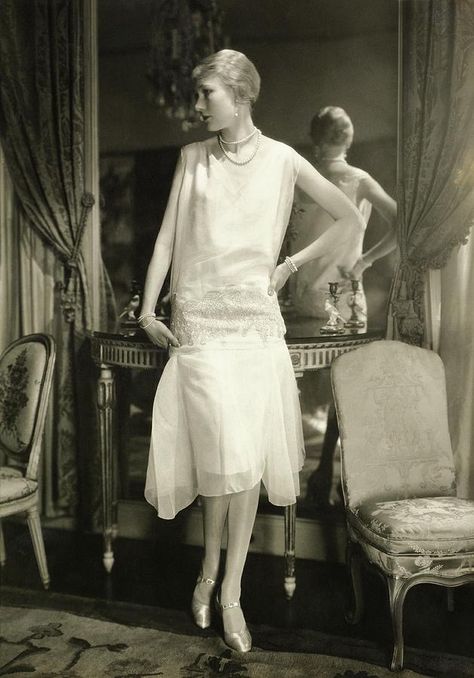 Charles Sheeler, 20’s Fashion, Silent Films, Dress Art, 20s Fashion, Trumpet Sleeve, 1920s Dress, Costume Institute, 1930s Fashion