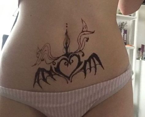 Mujeres Tattoo, Goth Tattoo, Stomach Tattoos, Dark Tattoo, Seductive Clothes, Word Tattoos, Tattoo Design Drawings, Piercing Tattoo, Love Tattoos