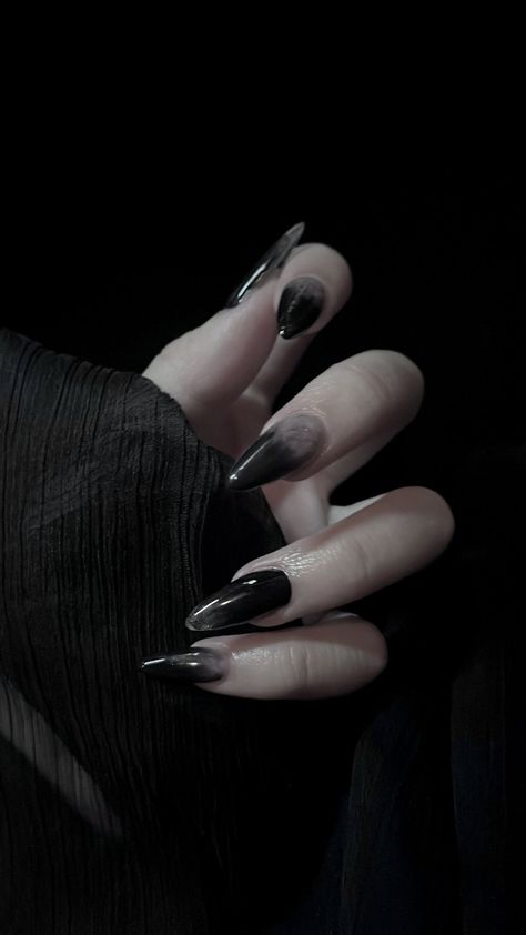 ًً on Twitter: "https://t.co/i9BLCaysZL" / Twitter Smokey Nails, Soft Grunge Nails, Black Smokey, Gothic Nails, Goth Nails, Grunge Nails, Image Swag, Pretty Nail Designs, Cute Gel Nails