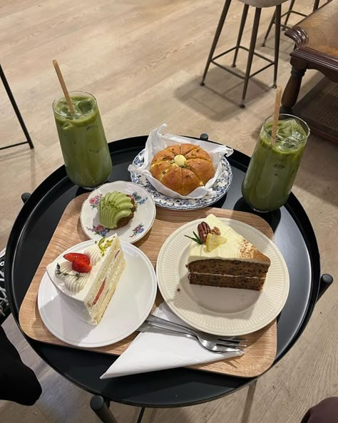 Matcha Cake Aesthetic, Korean Dessert Cafe, Korean Coffee Shop, Cafe Melbourne, Asian Cafe, Korean Coffee, Cafe Japan, Cafe Vibes, Korean Dessert