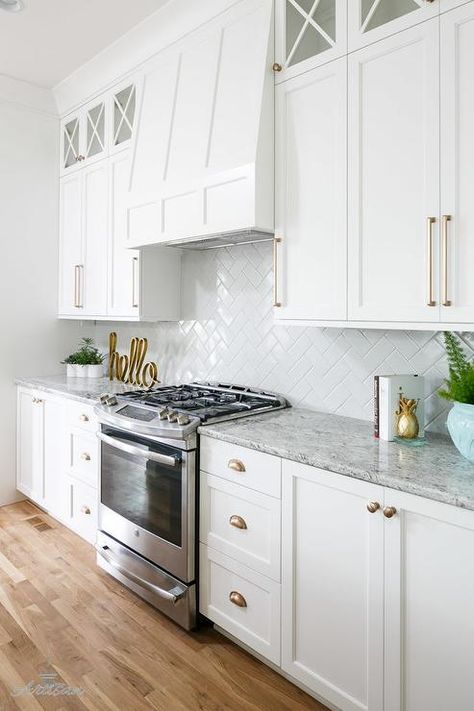 White Kitchen Cabinets with Champagne Gold Hardware - Transitional - Kitchen Kitchen Cabinet Trends, White Shaker Cabinets, Kitchen Cabinets Decor, New Kitchen Cabinets, White Kitchen Design, Kitchen Cabinet Hardware, Shaker Cabinets, Kitchen Hardware, White Kitchen Cabinets