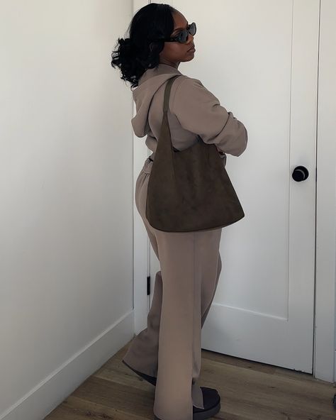 Aritzia set, Amazon finds, Uggs Mom Outfits Black Women, Black Mom Outfits, New Mom Outfits, Alternate Universe, Mom Outfits, New Mom, Wearing Black, Hobo Bag, New Moms