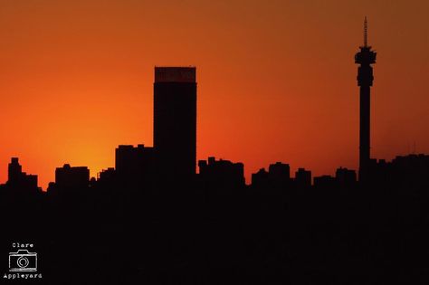 clareappleyard It's hard not to love the Joburg skyline - especially at sunset... #sunset #johannesburg #cityofjohannesburg#jhbskylineinyourpocket#johannesburginyourpocket 44 Stanley Johannesburg, Johannesburg Illustration, University Of Johannesburg, Hillbrow Johannesburg, Joburg Skyline, Johannesburg Skyline, Johannesburg City, Black Magic Woman, Skyline Art