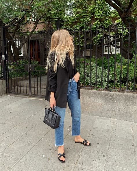 This Stylish Denim Look Is a No-Brainer for Spring Jeans Outfit For Work, Stile Casual Chic, Looks Jeans, Denim Outfits, Looks Street Style, Mode Inspo, Fashion Week Street Style, 가을 패션, Looks Style