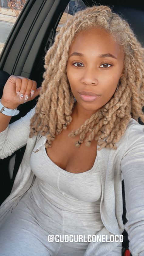 Dreads Black Women, Blonde Locs, Protective Style Braids, Blonde Dreadlocks, Blonde Afro, Blonde Dreads, Dreadlock Hairstyles For Men, Beautiful Dreadlocks, Short Locs Hairstyles