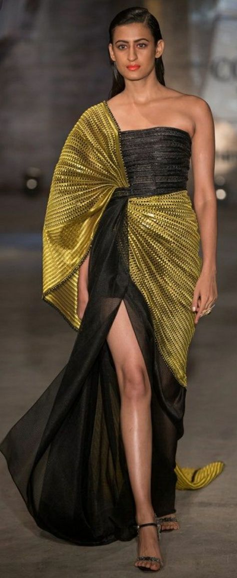 Amit Aggarwal, Denim Street Style, Saree Draping, Partywear Dresses, Vogue India, Designer Evening Dresses, Fashion Illustration Dresses, Top Design Fashion, Lakme Fashion Week