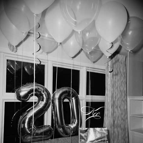 20th birthday room setup. 20th Birthday Balloons Decoration, 20 Birthday Ideas For Guys, 20th Birthday Ideas For Guys Decoration, 20 Birthday Party Aesthetic, 20th Birthday Party Aesthetic, 20th Bday Aesthetic, 20 Balloons Number, 20th Birthday Ideas Activities, 20 Birthday Ideas Decoration