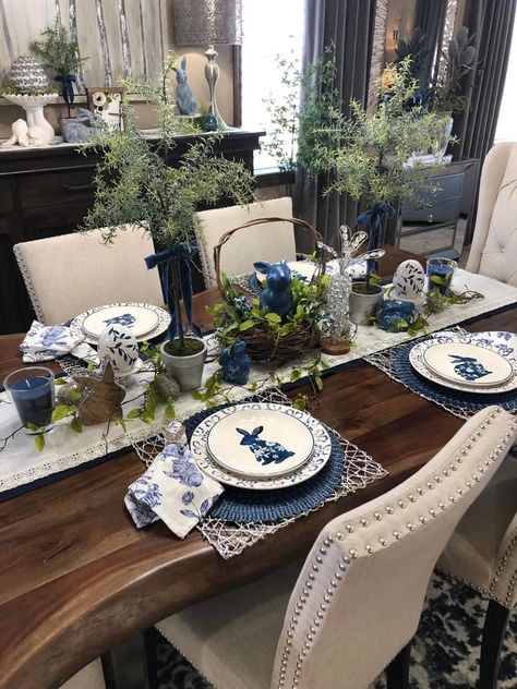 Blue Dining Room Table Setting, Light Blue Thanksgiving Table, Blue Glass Plates Table Setting, Blue Goblets Table Setting, Thanksgiving Table Blue Plates, Vintage Blue Plates Table Setting, Dining Room Table Settings, Dining Room Blue, Beautiful Tablescapes