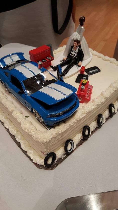 Car Guy Wedding, Mustang Cake, Car Themed Wedding, Car Cake Toppers, Funny Wedding Cakes, Just Married Car, Country Wedding Cakes, Funny Birthday Cakes, Themed Wedding Cakes