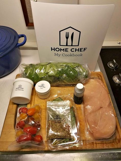 Home Chef meal kit delivery service, Home Chef Review, Home Meal Delivery Subscription, Food Subscription Plans, Reviews Meal Delivery Packaging, Meal Kits Packaging, Healthy Weekly Meal Plan, Eating At Home, Vegetable Packaging, Meal Kit Delivery Service, Meal Prep For Beginners, Cooking Kit, Fresh Smoothies