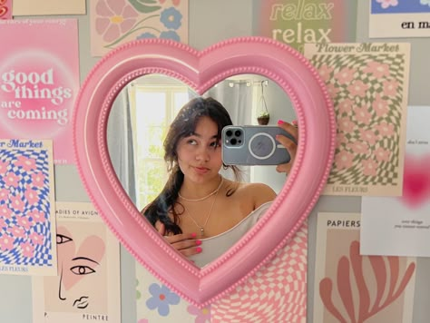 Aesthetic Mirrors For Room, Pink Dorm Room Decor Ideas, Pink Wall Aesthetic Room, Heart Room, Pink Photo Wall Collage, Pink Retro Aesthetic Room, Heart Room Decor, Heart Mirror Wall Decor, Pink Mirror Aesthetic