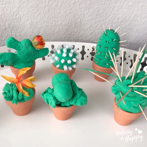 Air Dry Clay Cactus, Mini Clay Pots, Clay Cactus, Mops Crafts, Cactus Craft, Love Crafts, Mini Clay, Model Magic, Clay Craft