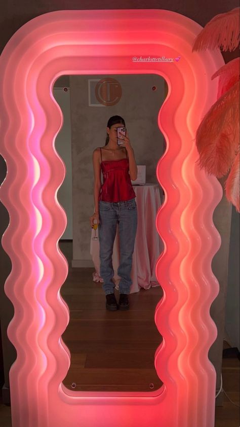 Mirror Picture Outfit, Ultrafragola Mirror, Darianka Sanchez, Curvy Mirror, Feminine Decor, Infinity Mirror, Mirror Picture, Bedroom Inspo, Fit Check