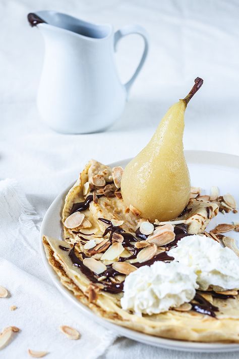 Pear and Chocolate Crepes Crepe Filling Ideas, Chocolate Crepes Recipe, Crepe Filling, Pear And Chocolate, Savory Crepe, Chicken Crepes, Stuffed Crepes, Vanilla Pastry Cream, Hot Chocolate Sauce