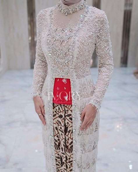 Kebaya Akad Nikah Muslim Jawa, Kebaya Kutubaru Hijab, Kebaya Wedding Hijab, Kebaya Nikah Modern, Brukat Modern, Mix And Match Outfits Hijab, Kebaya Brukat, Dress Brokat Modern, Kebaya Wedding