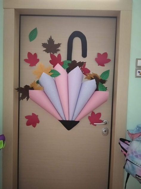 Autum Kindergarden Decor, Autumn Preschool Decoration, Easy Door Decorations Classroom, Weather Decorations, Fall School Doors, Preschool Decoration Ideas, Fall Classroom Decorations Ideas, 3d Umbrella, Decoration Kindergarten