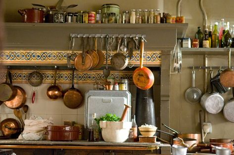 Lunch & Latte: julie & julia revisited Julie Julia, Julie And Julia, Homey Kitchen, Julia Child Kitchen, Paris Kitchen, Steel Backsplash, Farmhouse Backsplash, Grey Backsplash, Set Decoration