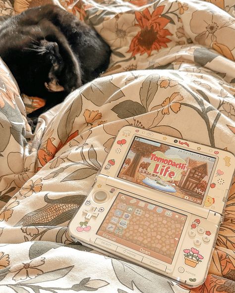 Happy Thursday everyone🤎✨ What have you all been up to this week?🥰 I’ve spent a lot of my week playing my old DS/3DS games & arranging travel/accommodation for upcoming things👀 Do you have a favourite DS/3DS game? I’ve been hooked on Tomodachi Life & The Urbz🧡 • • • #nintendo #nintendo3ds #nintendods #nintendodsgames #nintendo3dsgames #tomodachigame #tomodachilife #animalcrossing #gaming #handheldgaming #cozygamer #cozygames #cozyhome Ds Games Nintendo, Ds Games Aesthetic, Tomodachi Life Aesthetic, Nintendo 3ds Aesthetic, Aesthetic Video Games, 3ds Aesthetic, Video Games Aesthetic, Ds Aesthetic, Nintendo Aesthetic