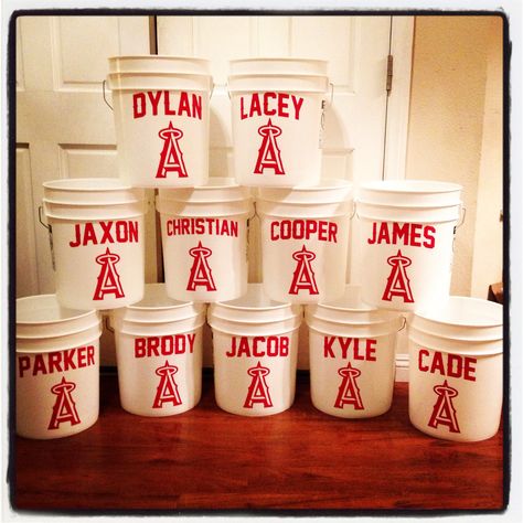 Baseball Buckets For Dugout, Dugout Mom, Tball Mom, Team Mom Baseball, Baseball Dugout, Baseball Buckets, Team Snacks, Baseball Ideas, Tee Ball