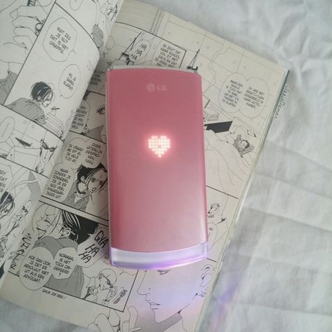 grunge, Nana, and pink image Animecore Aesthetic, Flip Phone Aesthetic, Anime Core, Manga Aesthetic, Minako Aino, Retro Gadgets, Ochako Uraraka, Flip Phone, Flip Phones