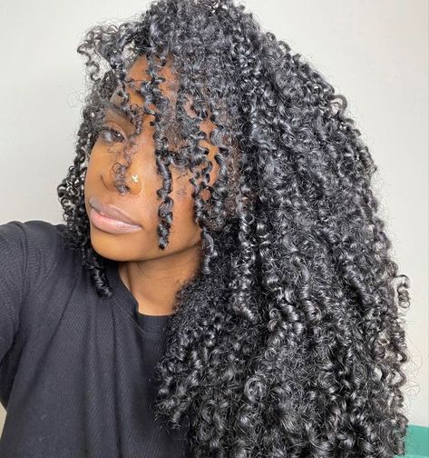 Romantic Waves, Cabello Afro Natural, Hairstyles 2024, Beautiful Natural Hair, Pelo Afro, Natural Hair Beauty, Coily Hair, Natural Hair Inspiration, Natural Hair Tips