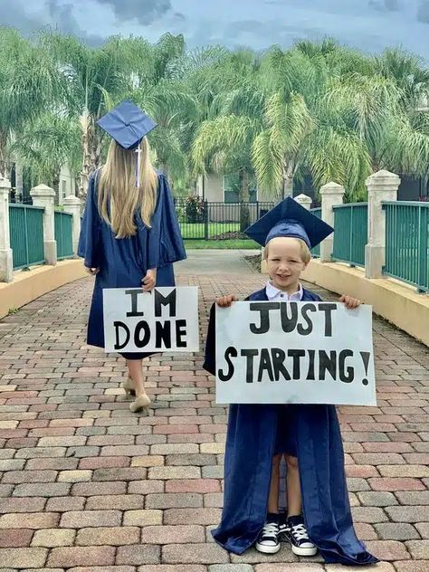 28 Graduation Picture Ideas: Striking a Pose Beyond the Cap and Gown! Kindergarten And Senior Picture Ideas, Kinder Graduation Pictures, Kindergarten Cap And Gown Pictures, Prek Graduation Photo Ideas, Kindergarten Graduation Ideas Pictures, Preschool Graduation Pictures, Kindergarten Photoshoot, Graduation Pictures With Family, Kindergarten Graduation Ideas