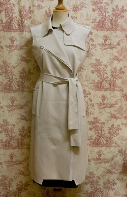 ~trench coat progress~ – pattern scissors cloth Trench Dress, A Rainy Day, Different Fabrics, Rainy Day, Sewing Machine, My Favourite, Really Cool Stuff, Trench Coat, The Day