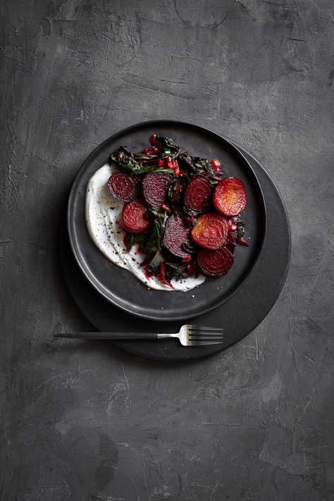 Glazed Beets, Neutral Photography, Food Photography Composition, Food Plating Techniques, Moody Food Photography, Coffee Shop Photography, Dark Food Photography, Modern Food, Black Food