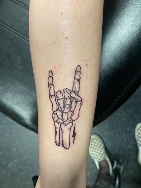 Rock And Roll Hand Tattoo, Rock N Roll Hand Tattoo, Rock Sign Tattoo, Rock Tattoo Nature, Rock N Roll Tattoo Ideas, Rock And Roll Tattoos, Heavy Metal Tattoo Ideas, Rock Tatoos, Tattoo Rock N Roll