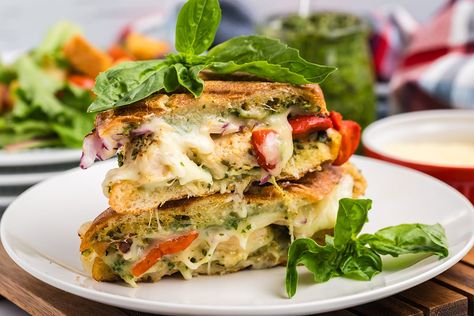 This Italian Chicken Panini is made up of crusty bread filled with gooey mozzarella cheese, roasted red pepper, shredded chicken and pesto! Chicken Panini Sandwiches, Homemade Creamy Italian Dressing, Italian Panini, Pastina Recipes, Seitan Chicken, Panini Recipes Chicken, Panini Recipe, Homemade Pesto Recipe, Chicken Panini