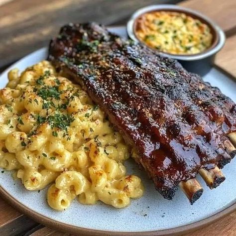 Easy Family Recipes's | Smoky Texas-Style Ribs with Baked Mac & Cheese | Facebook Texas Ribs, Carrot Ginger Smoothie, How To Make Pepperoni, Costillas Bbq, Slow Cooker Chili Beef, Slow Cooker Shredded Beef, Mexican Pulled Pork, Mustard Powder, Slow Cooker Roast