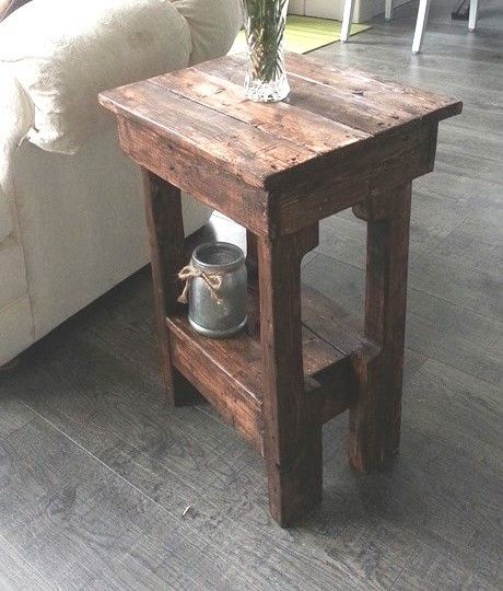 Picture of Easy Little End Tables in 2 hours Pallet End Tables, Rustic End Tables, Diy Side Table, Outdoor Fireplaces, Diy End Tables, Recycled Pallet, Recycled Pallets, Diy Holz, Wood Pallet Projects