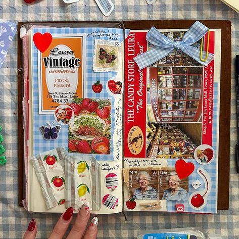 Scrapbook Journal Ideas, Bulletin Journal Ideas, Summer Scrapbook, Scrapbook Book, Cute Journals, Art Journal Therapy, Journal Aesthetic, Sketchbook Journaling, Scrapbook Journal