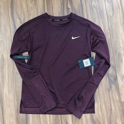 Nike Shirts Women's, Nike Long Sleeve Shirt, Athletic Tops Women, Long Sleeve Workout Shirt, Sports Clothes, Tops Nike, Nike Long Sleeve, Long Sleeve Workout, Flag Football