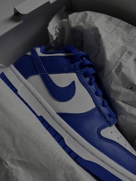 Dunk Low Blue, Blue Dunks, Nike Shoes Blue, Custom Sneakers Diy, Trendy Shoes Sneakers, Preppy Shoes, Pretty Shoes Sneakers, All Nike Shoes, Basket Vintage