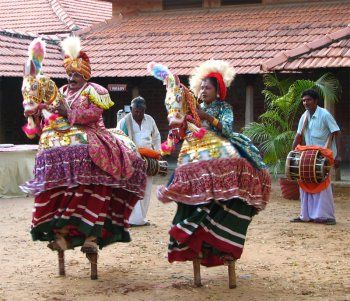 Poikkal kudhirai/dummy horse dance (Tamilian version), performed by Thangai G. Raju and Lakshmi, image via narthaki.com Indian Carnival, Indian Dances, Creative Pics, Horse Dance, Dance Of India, Dance Images, Family Man, Traditional Dance, Indian Dance